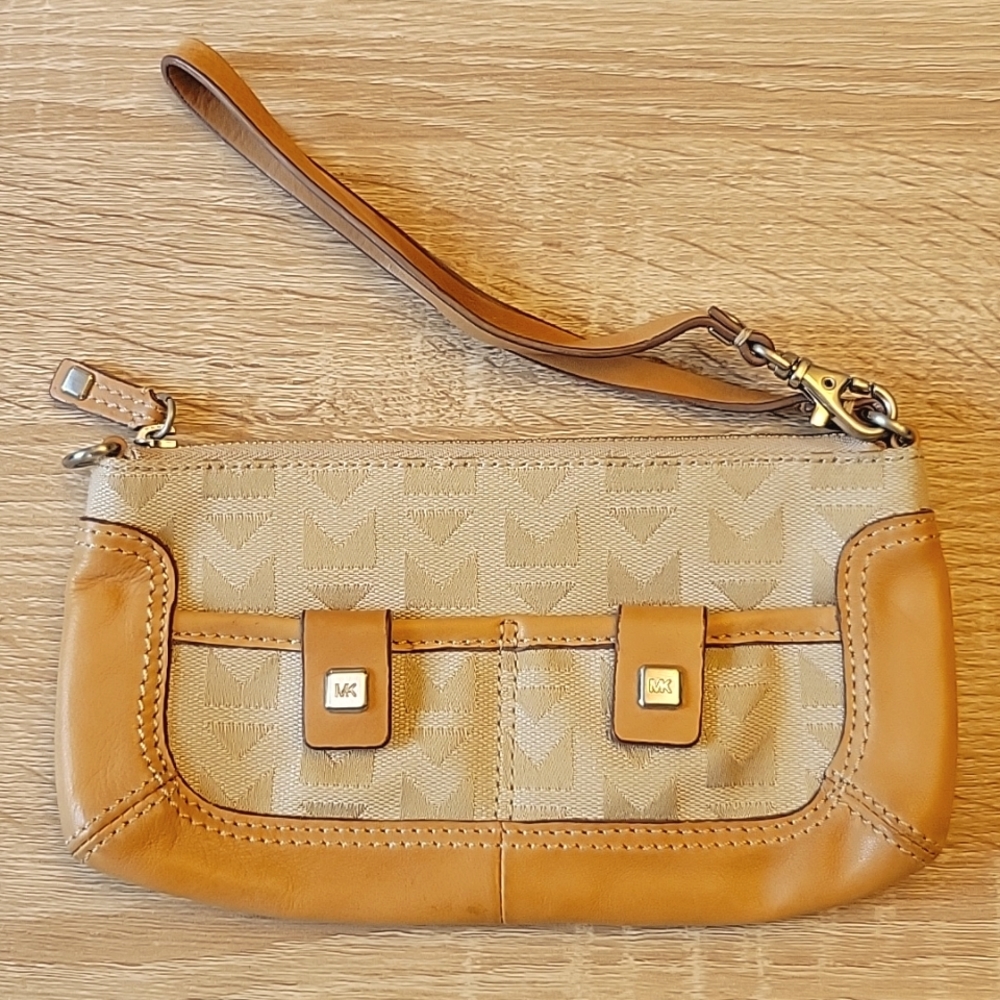 MICHAEL Michael Kors Small Clutch